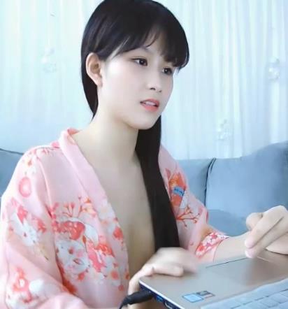 萌妹子bes7f：sifangtv直播21个视频15.6G，小女神橡胶完具秀木耳，服装宠粉粉丝狂刷