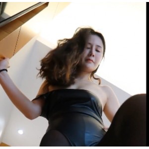 何婧婧：风吟鸟唱野模特合集，127.5G百度云资源，11个压缩包，解压畅享