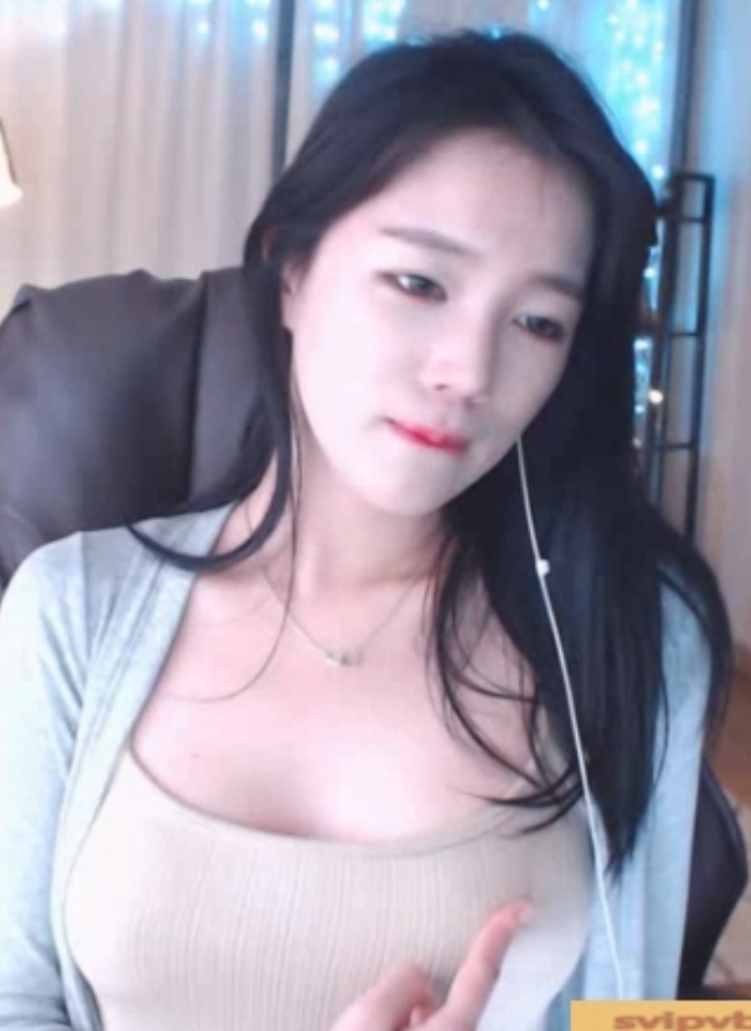 韩国主播徐艳raindrop：百度收藏增加55个，直播视频多且精彩