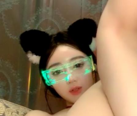 优质直播平台S女神情Q肚兜最新合集1V1.2G，完美身材全程露脸，时长2:54分