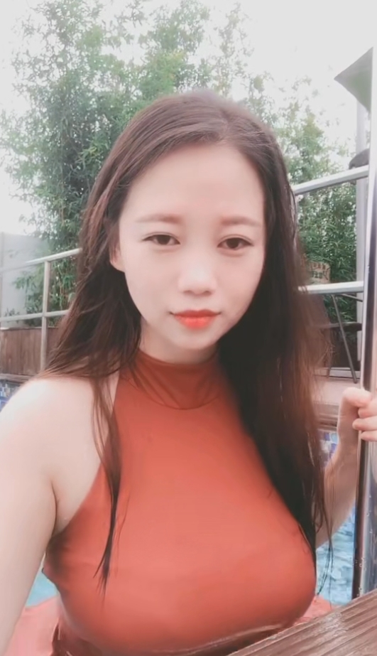 吸引人的科学画师梦雅：独特视频数量和巨大视频大小