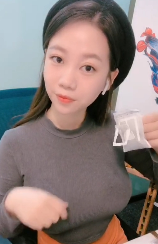 吸引人的科学画师梦雅：独特视频数量和巨大视频大小