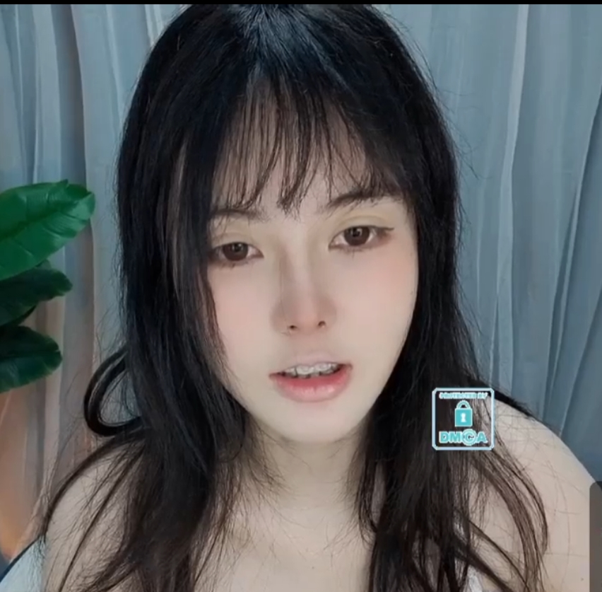 大罩杯胖臀SweetQiQi最新合集32V44.8G，收藏百度ED2K