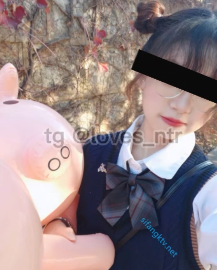 绿帽剪辑ntr牛头人合集9V1.9G，母女互动与教师妈妈故事