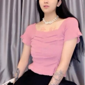 百度盘甜美半糖诺宝最新合集1V213M，家里亲戚露脸聊天