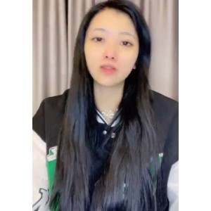 百度盘甜美半糖诺宝最新合集1V213M，家里亲戚露脸聊天