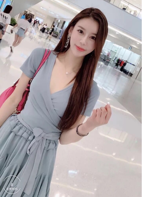 自拍系列《最新25部》合集2G，甜美多样，展示真实情感