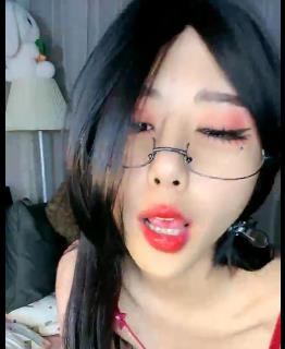 超S草莓味软糖完整版合集10V2.5G，作者自拍，剧情丰富，热度飙升！