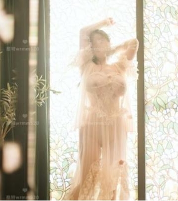 宅男女神某推G奶浮力姬奶喵九九酱最新作品合集94V1.42G，超级人气！