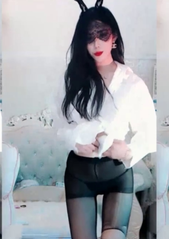 虎牙长腿兮兮热舞直播福利合集6.02G，没什么尺度