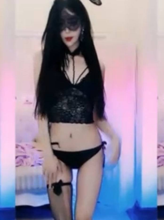 虎牙长腿兮兮热舞直播福利合集6.02G，没什么尺度