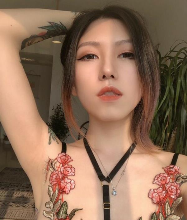 推特国模纹身御姐16V9.2G太野性了