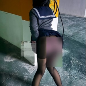 火辣软软酱户外私拍合集160部1.86G蜜桃臀魅影