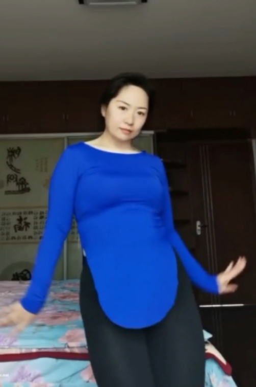 太惹火月姐呀快手自拍合集8部296M