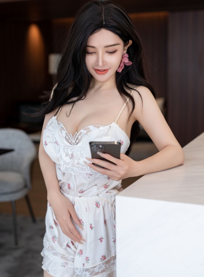 星颜社潘思沁李丽莎火辣作品81P25MB太勾人