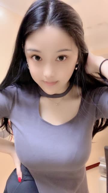 快手燕子姐姐珍贵私人合集5部150M，成熟诱惑型美女