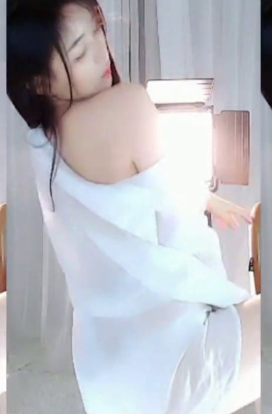 虎牙蛋宝宝定制直播秀8V合集1G绝密收藏