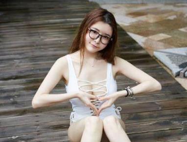 小秋秋黑丝旗袍御姐合集10G肉感十足