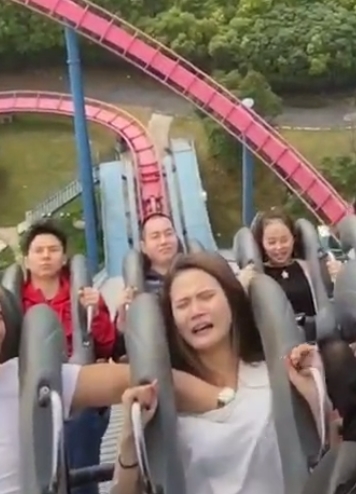 蜜桃社公共场所绝密合集13部1.6G真实感觉