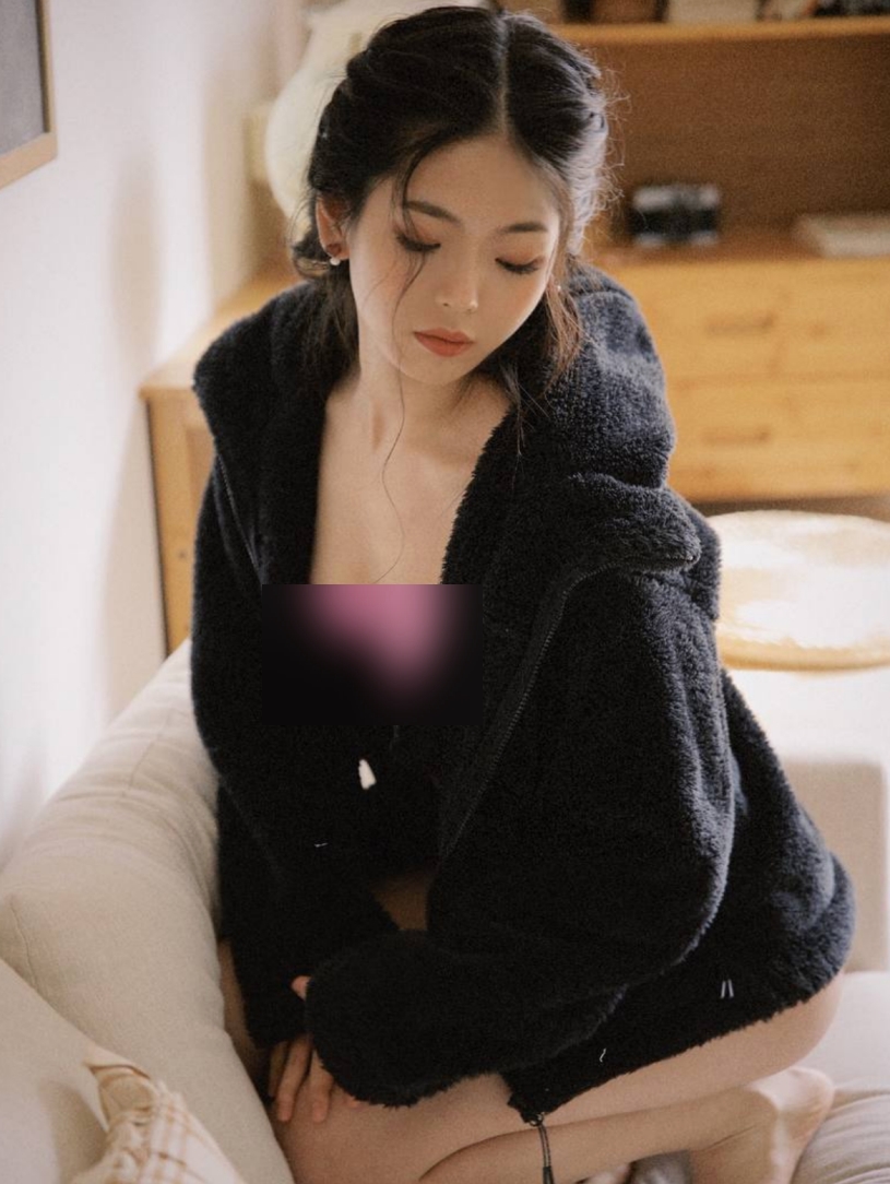 微博KINGMASTER私房互动特辑51套1V绝密展示