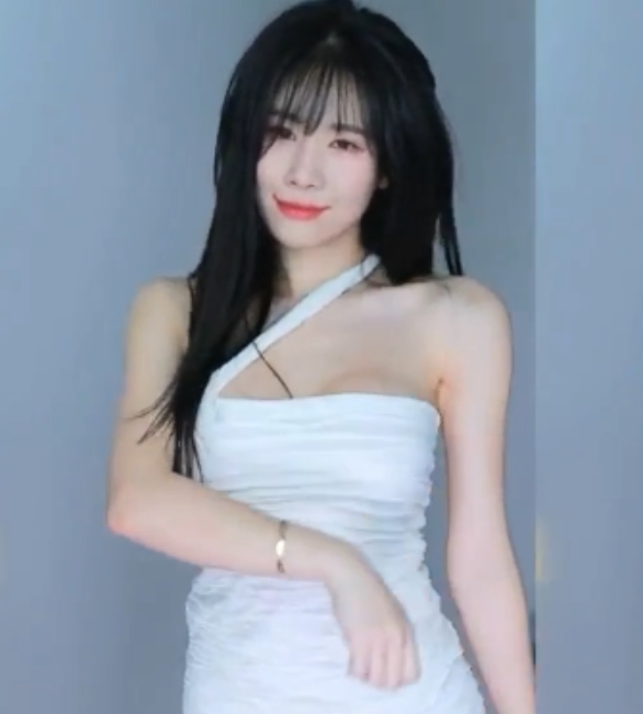 黛娜女团热舞合集41部3.09G布料位移名场面