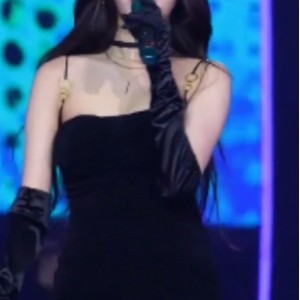 推特大幂幂AI换装神作32部720P火辣