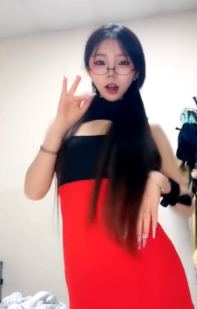 推特03小师妹热舞合集27部15G优质尤物