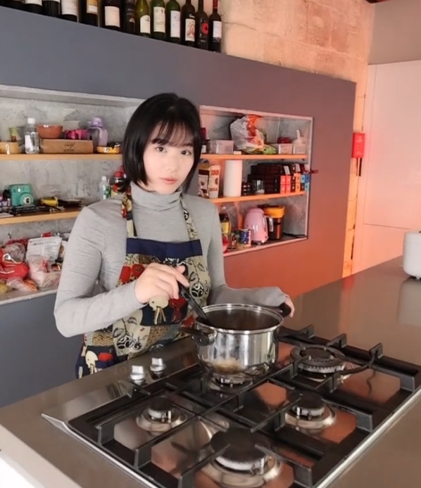 推特有尺度Obokozu合集25V505G香蕉妹