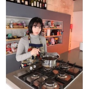 推特有尺度Obokozu合集25V505G香蕉妹