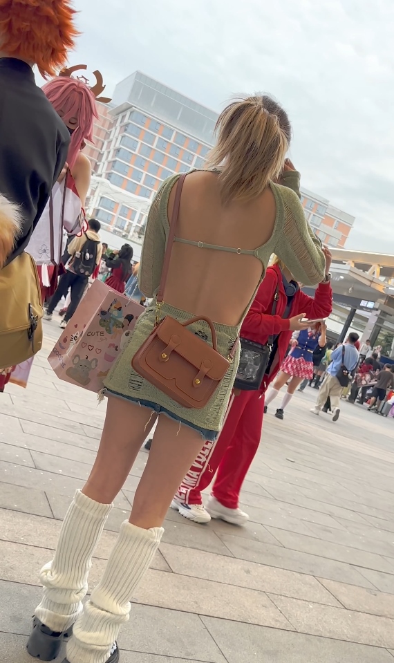 推特学生妹露背装合集96V1.6G全程看点