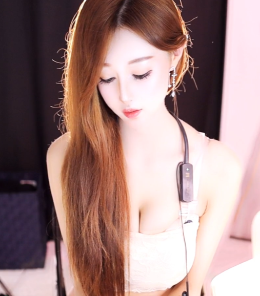 网易CC小初热舞自嗨女神级6部2.33G