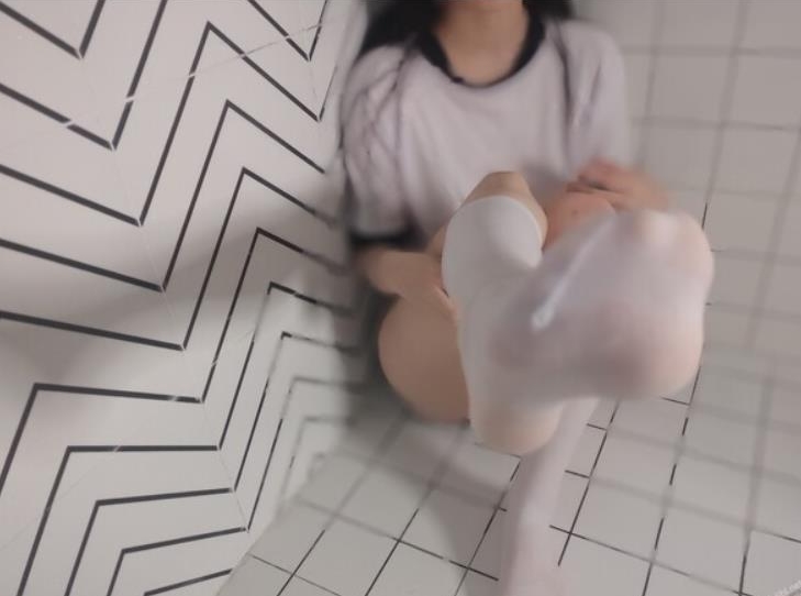 推特幼齿美足窒息级足系列特辑22V8G粉嫩浮力姬