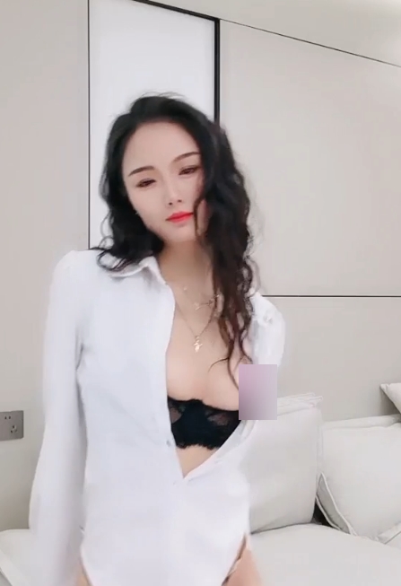 小糖糖一字马舞蹈271部340G柔韧性惊人