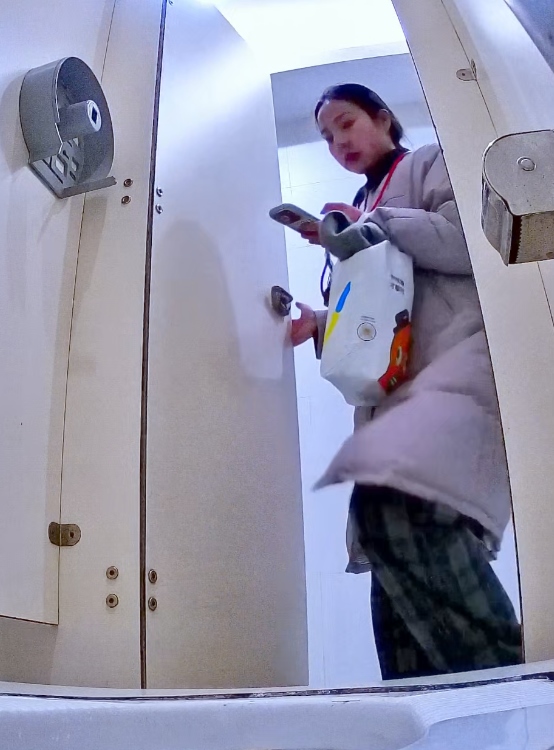 私房绝密展示厕拍多视角舞蹈生第三视角拍脸887.6MB