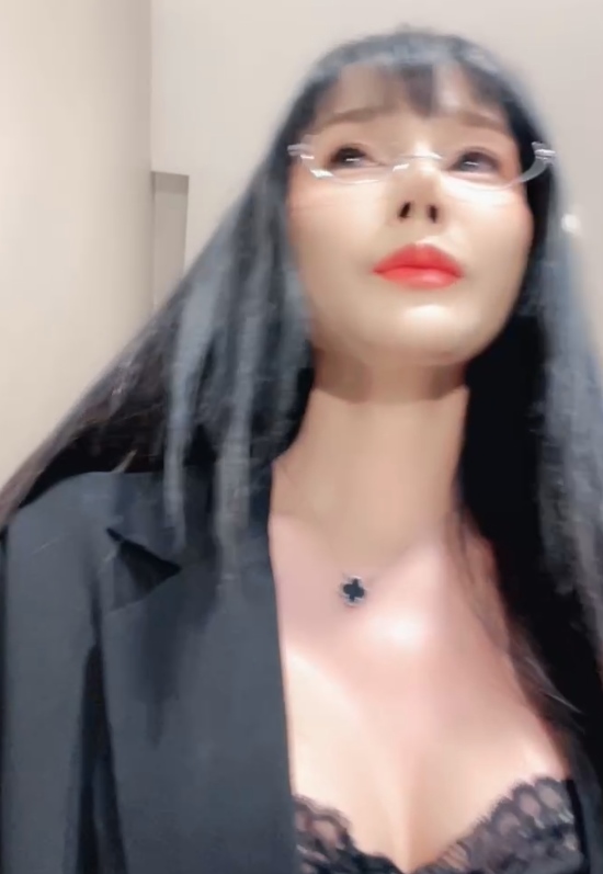 推特小嗨嗨呀足艺互动甜心视频72部77.5G软糯流汁