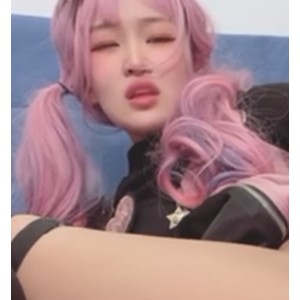 小鹿酱露脸福利姬合集30部26G身材绝了