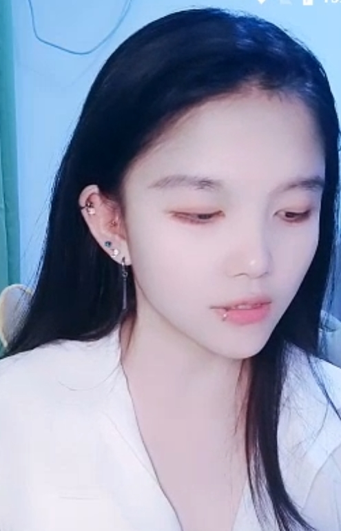 月亮女王超反差SM推特热传22部16.2G不容错过
