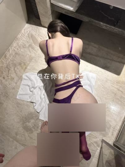 推特夫妻私密游戏合集125部4.9G露脸三人行太会玩