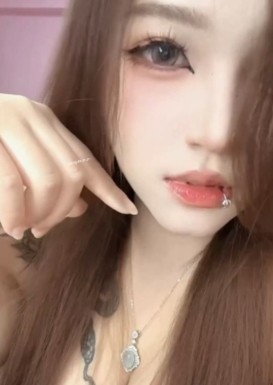 季伯常良家美女性感私房对比图集80部1.8G诱人